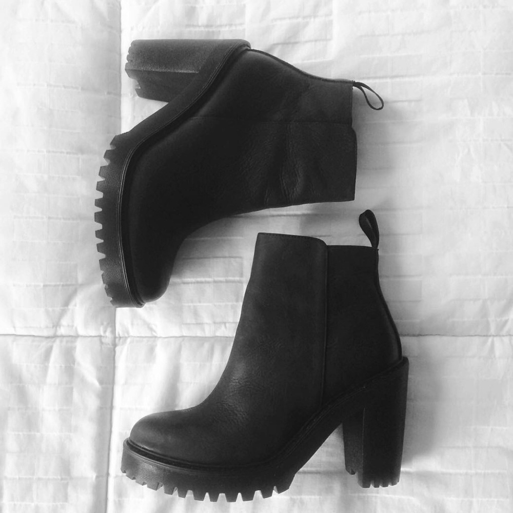 Dr. Martens Magdalena Boots—RARE